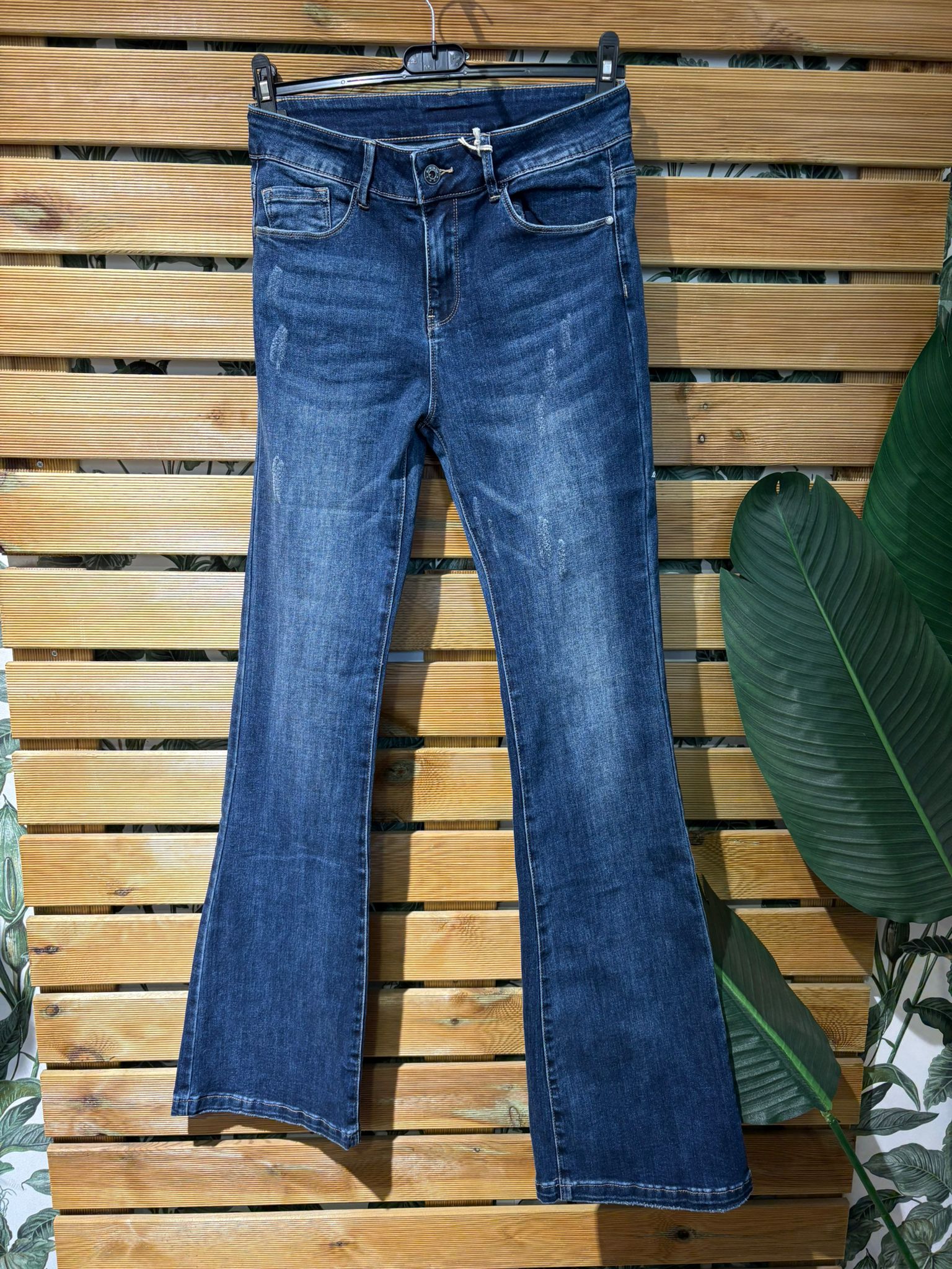 Giovanna – Pantalone Flared con Effetto Snellente e Comfort Stretch