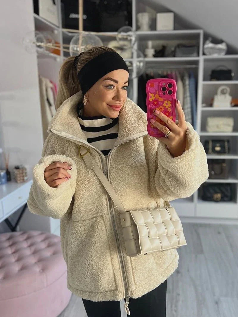 KAJA – Cappotto in Morbido Teddy